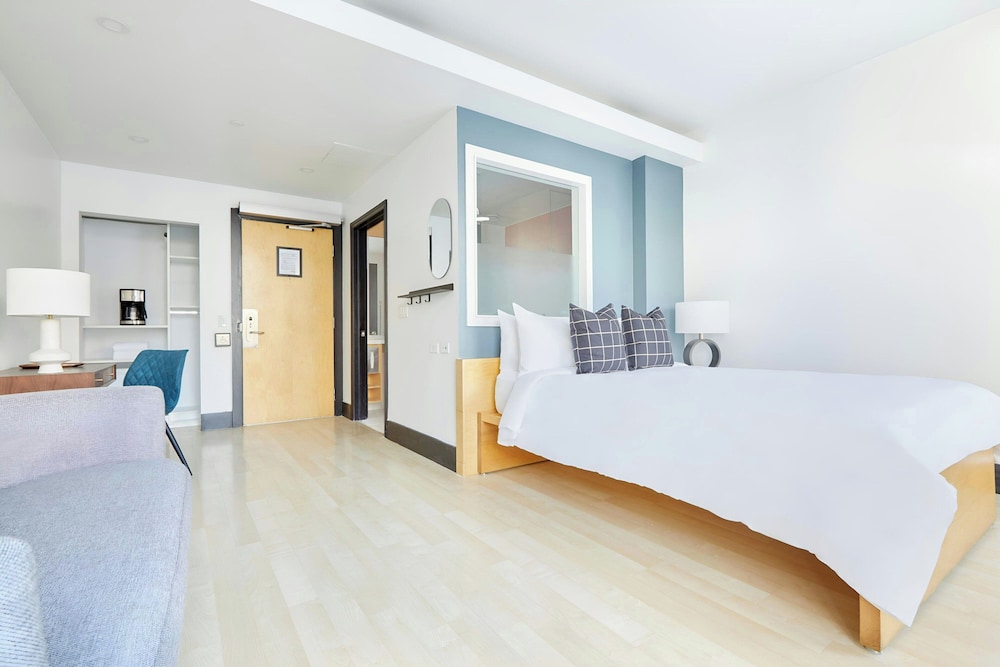 The Beverley Hotel 29/60