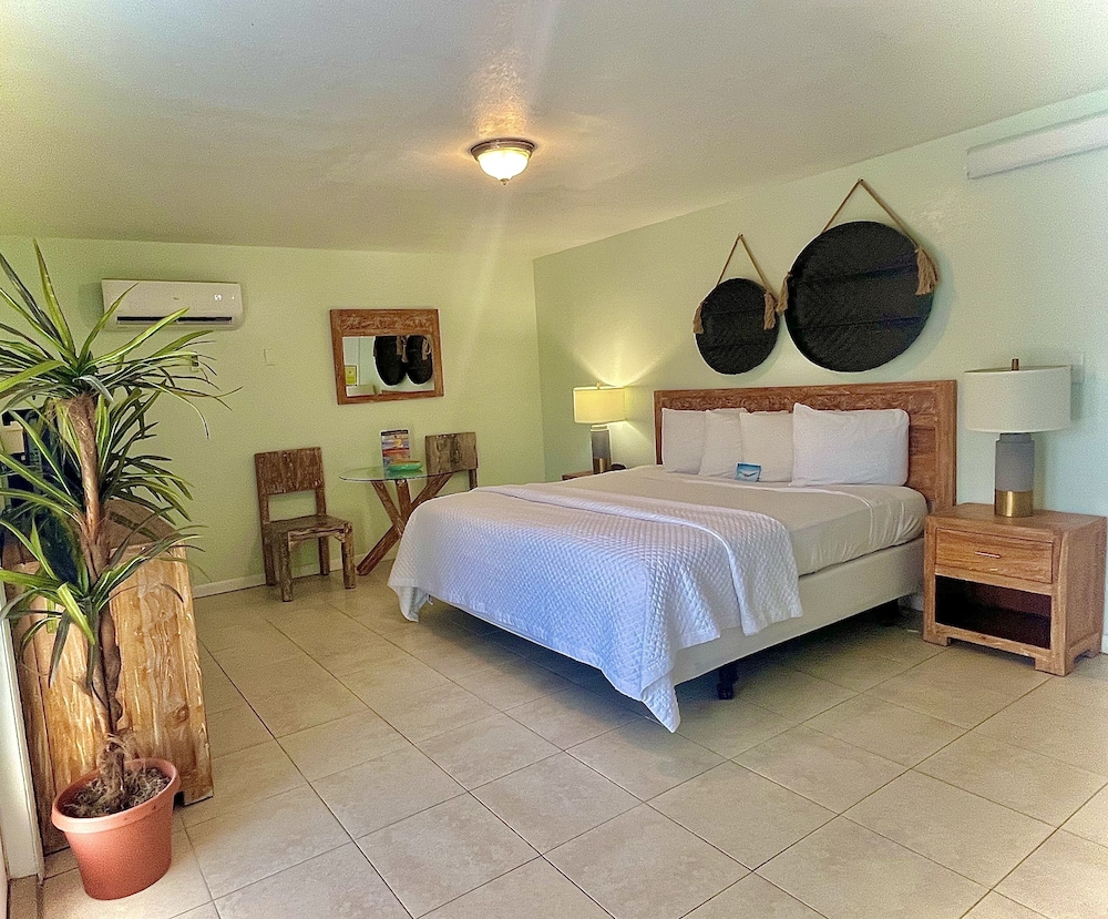 Creekside Inn Islamorada 30/45