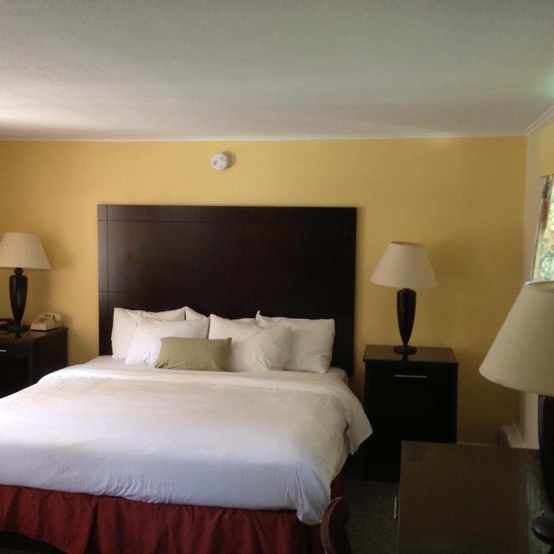 غرفة بسرير كينج، Four Winds Country Motel 7/10