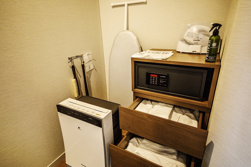 SUPERIOR, KING BED, CLUB LOUNGE ACCESS, TOP FLOOR