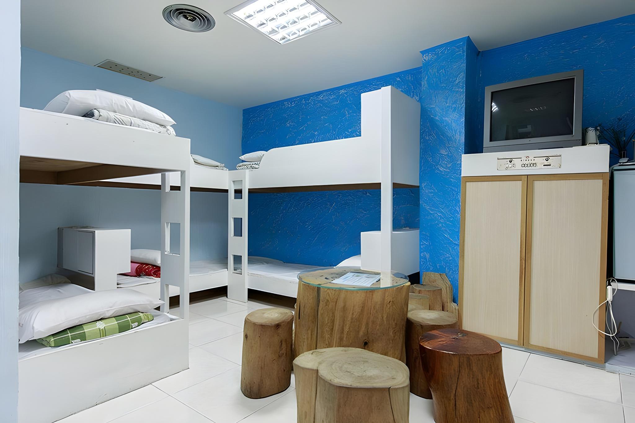 MIXED DORM, 10 PEOPLE