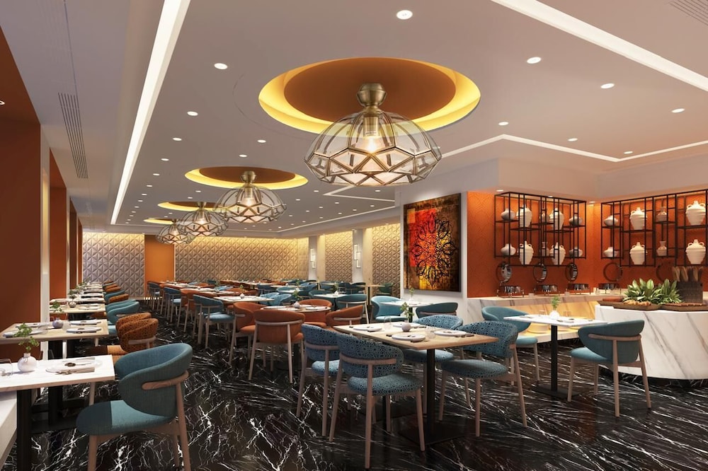 Mercure Muscat 44/53