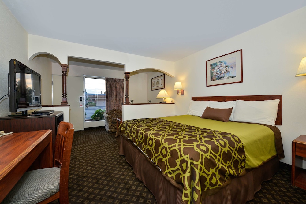 Americas Best Value Inn & Suites Williamstown 26/61