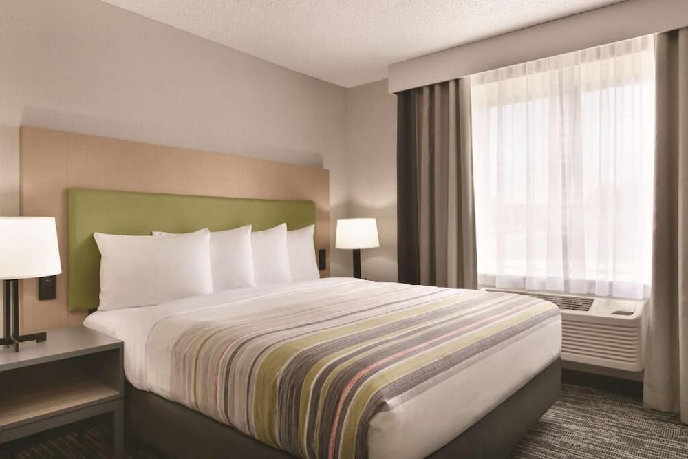 Country Inn and Suites by Radisson, Port Clinton, OH 9/24