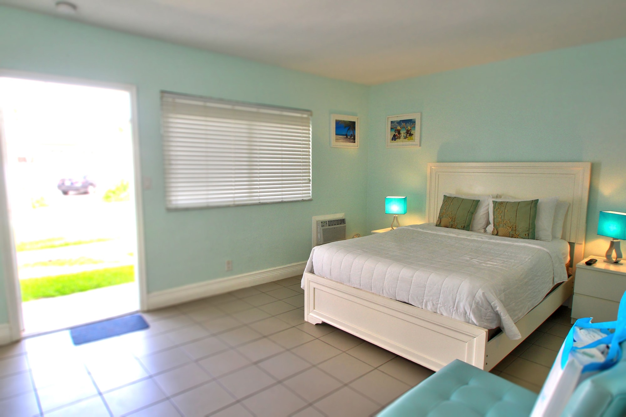 BOUTIQUE, STUDIO, QUEEN BED