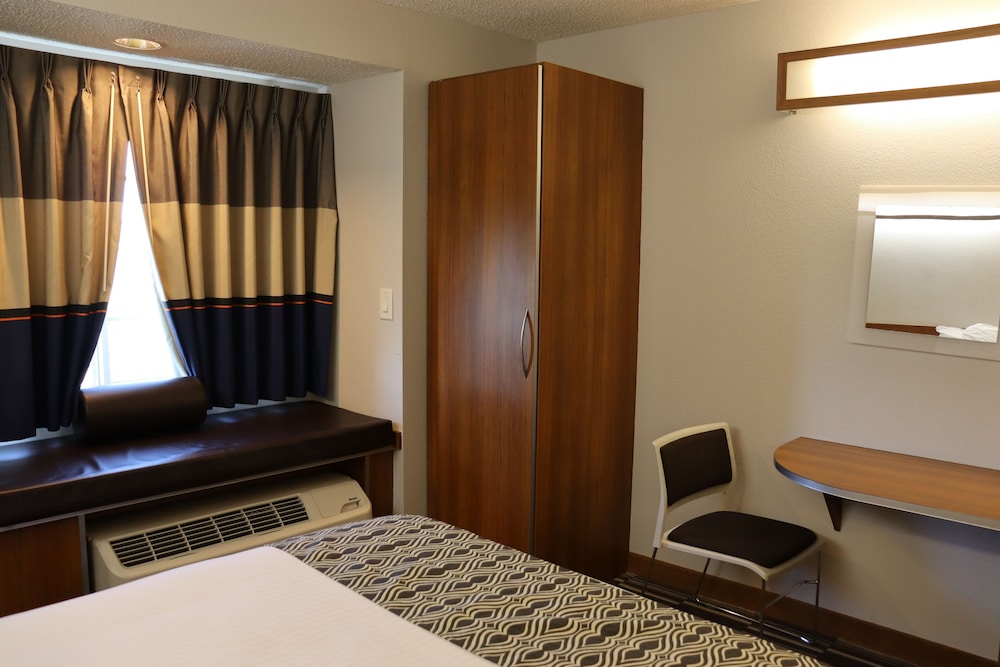 Microtel Inn And Suites Columbus Ft Benning 14/29