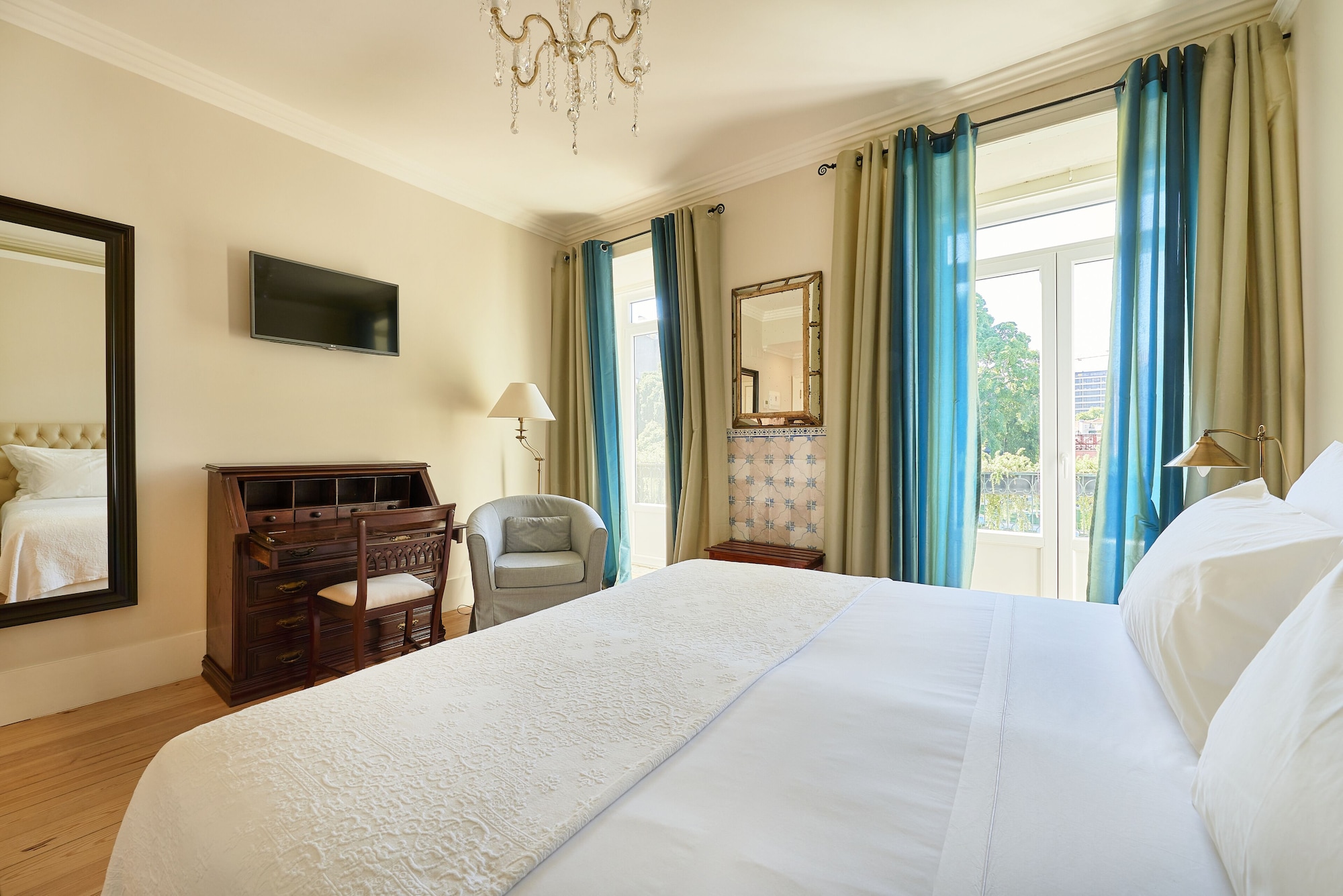 SUPERIOR, DOUBLE OR TWIN BED, PARK VIEW