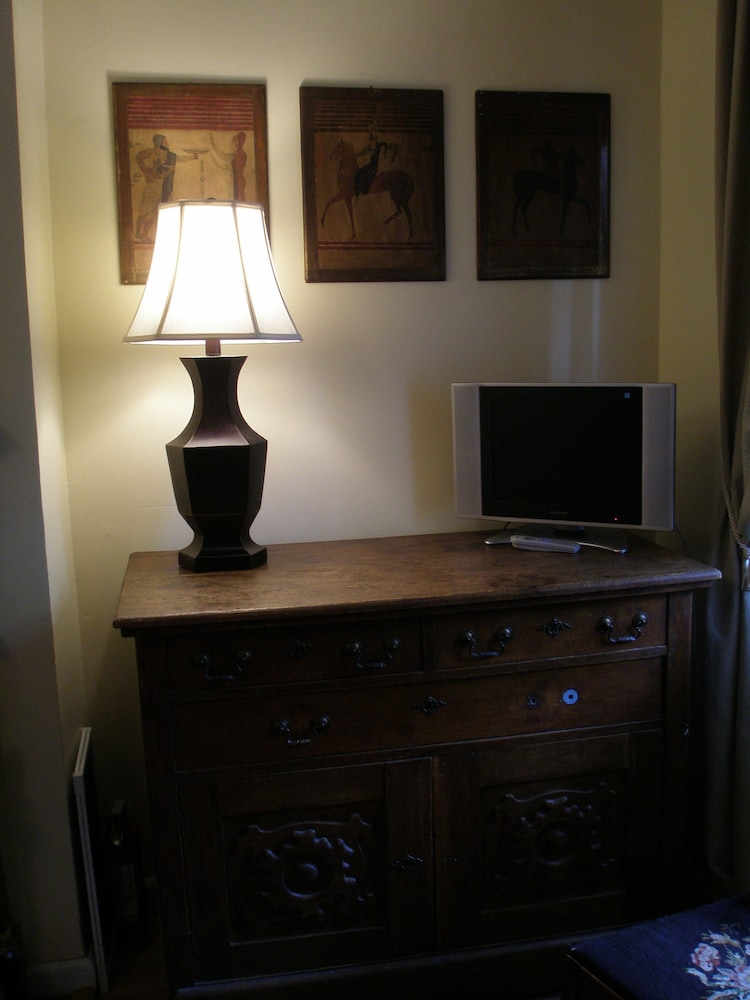 Incentra Village Guest House 20/50