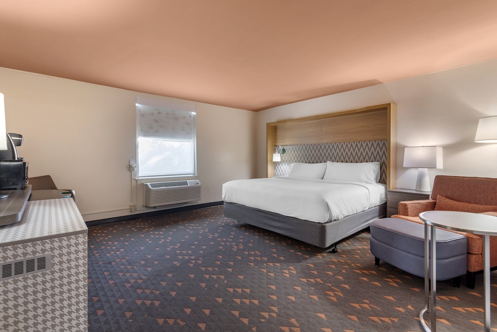 غرفة قياسية بسرير كينج لذوي الإعاقة، Holiday Inn Bangor 3/10