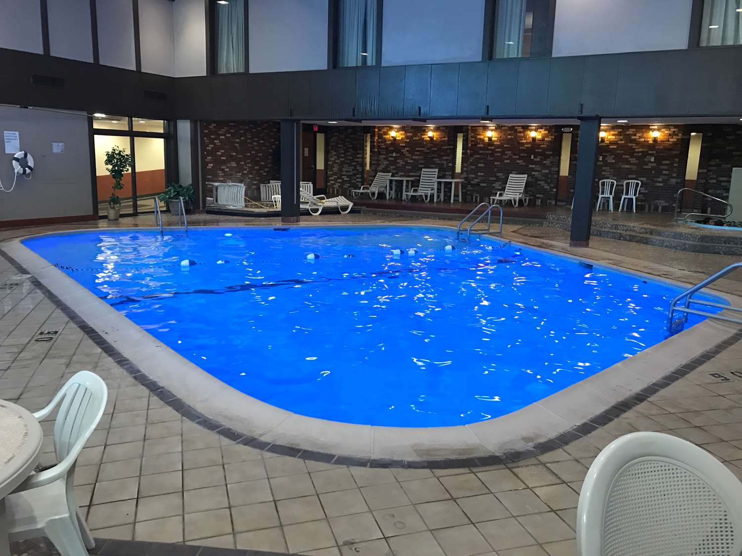Albert Lea Inn & Suites 4/5