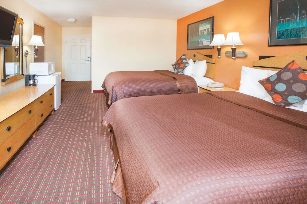 Days Inn By Wyndham Alma 4/19