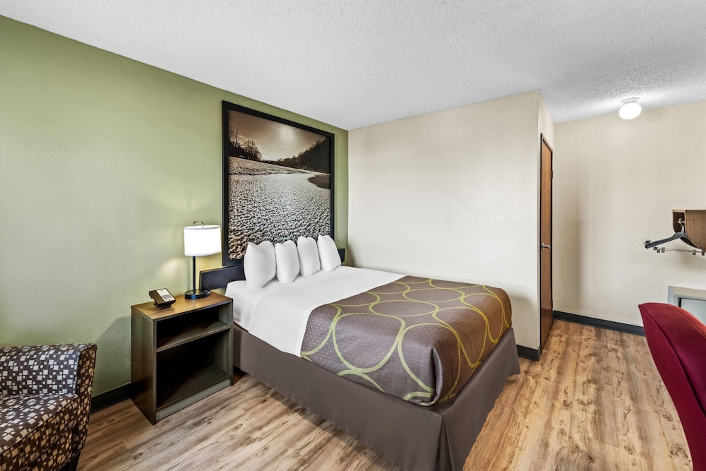 Super 8 By Wyndham Independence Kansas City 15/55