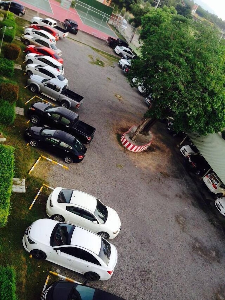 Grand Esie Service Apartment 20/24