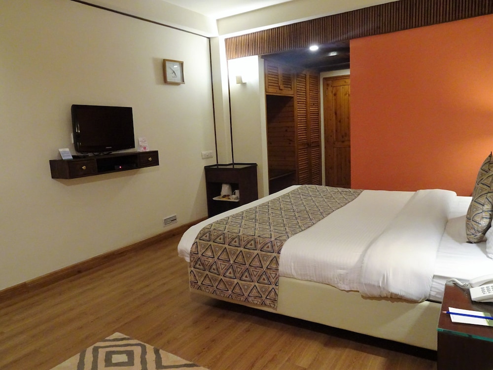 Honeymoon Inn 12/53