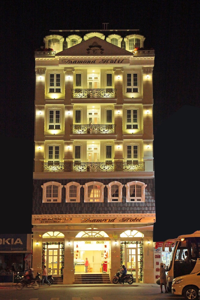 Diamond Hotel 1/22