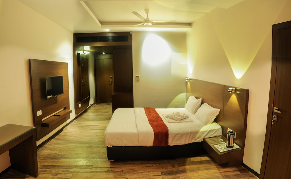 Hotel Atharva 7/17