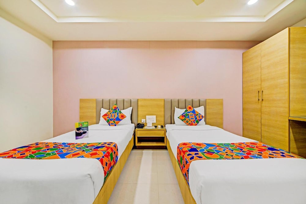 Oyo 14745 Veeraj Suites 12/50