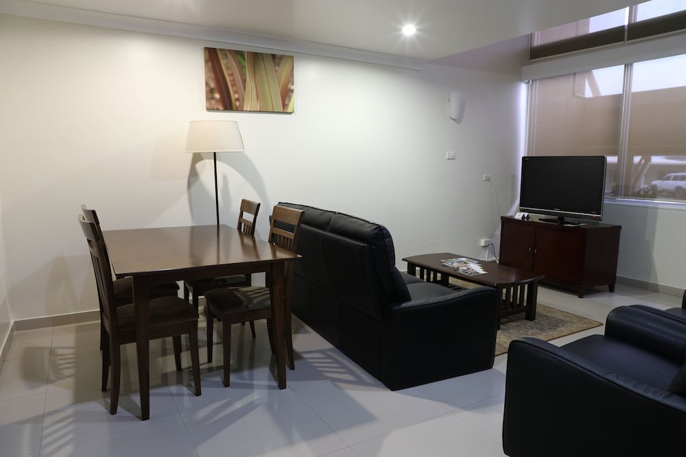 Huon Gulf Hotel and Apartments 43/49