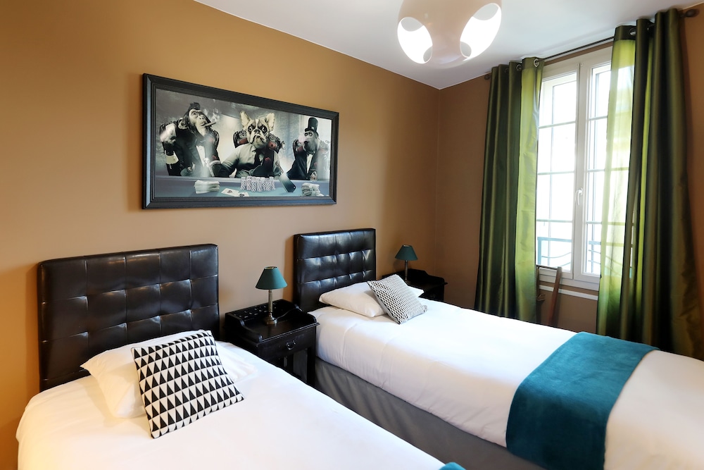 HOTEL LES PASTELIERS 14/65