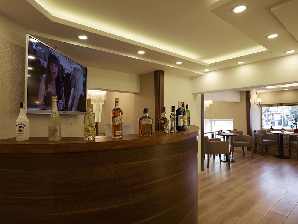 Lobby at Marmara Place Old City Hotel, ISTANBUL