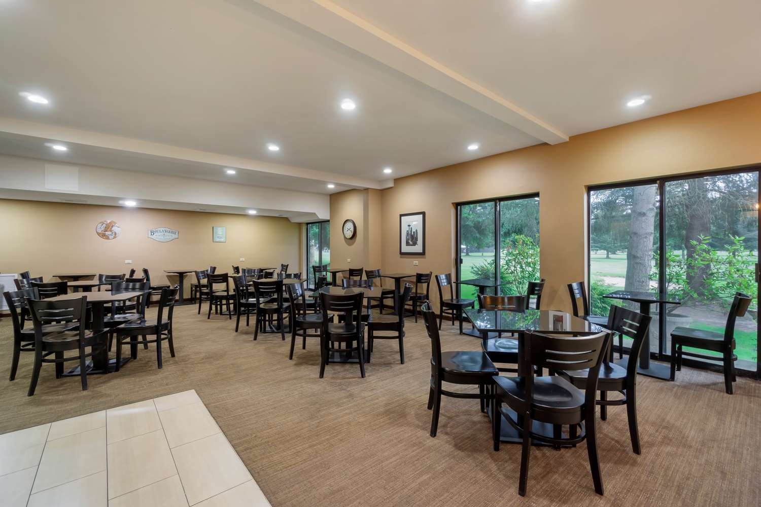 Best Western Plus Plaza by the Green 31/36