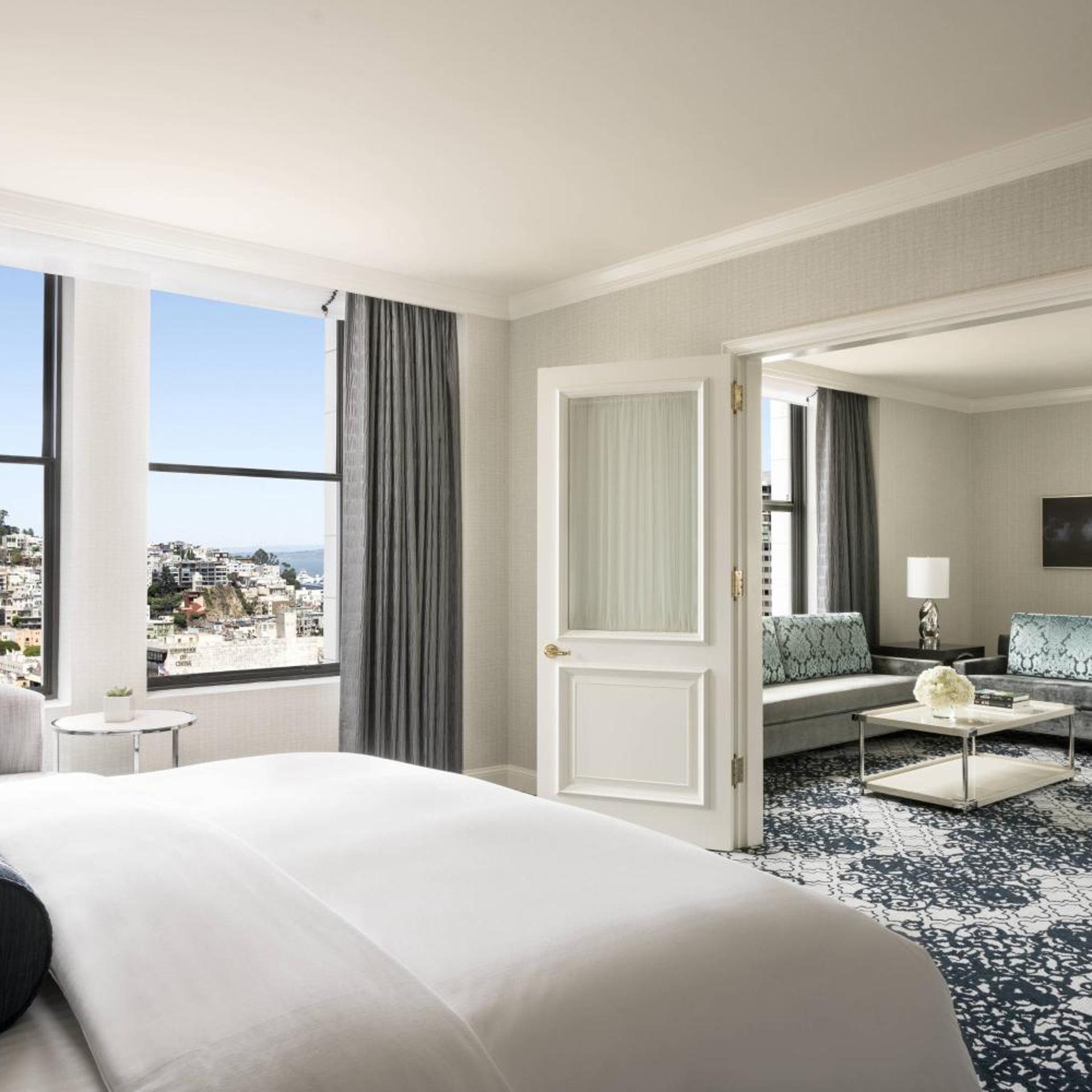 1 Bedroom, Suite, King Bed, Club Floor