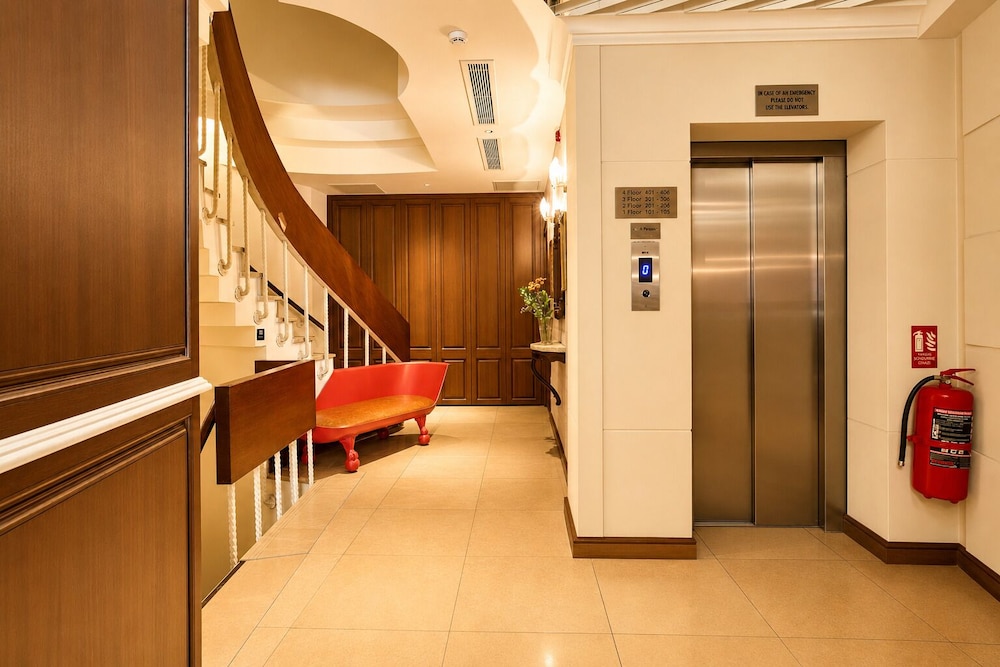 Faros Old City Hotel 10/72