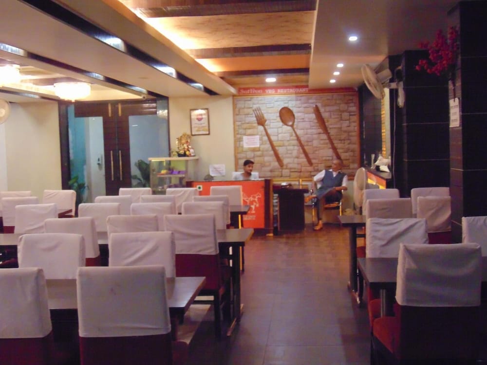 Hotel Saffron 40/50