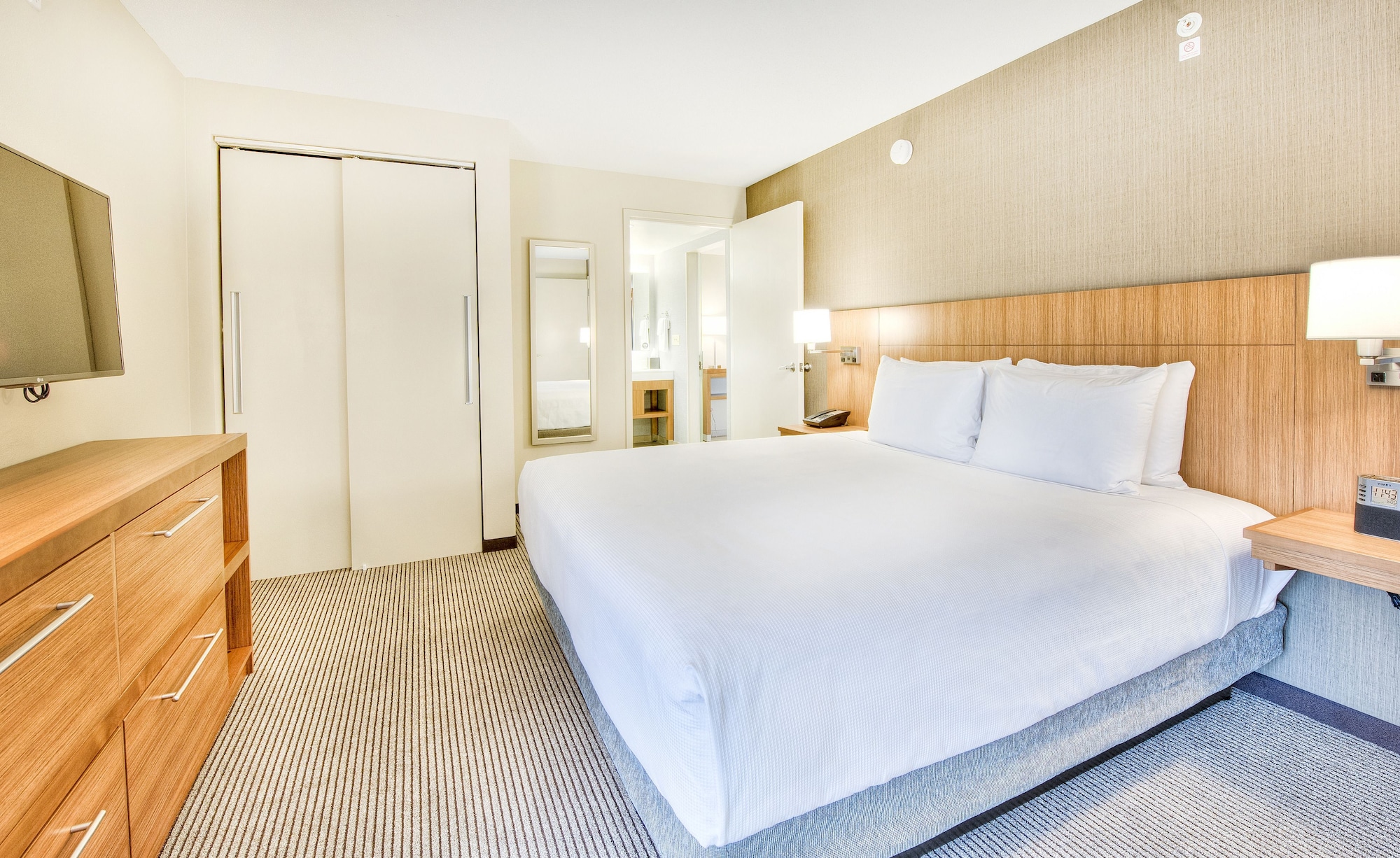 Suite, King Bed