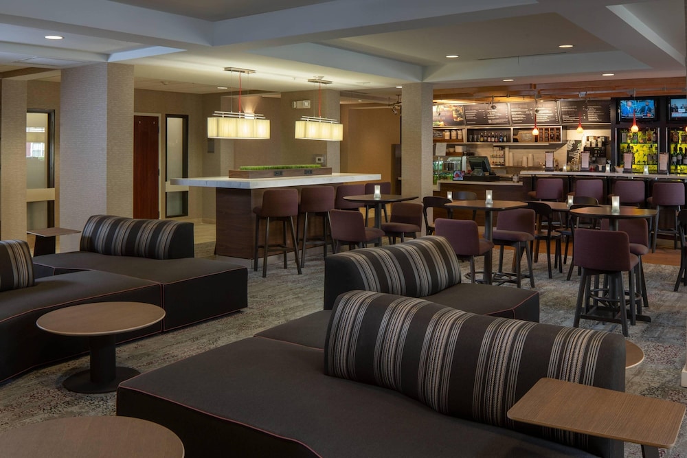 Courtyard Baton Rouge Siegen Lane 24/33