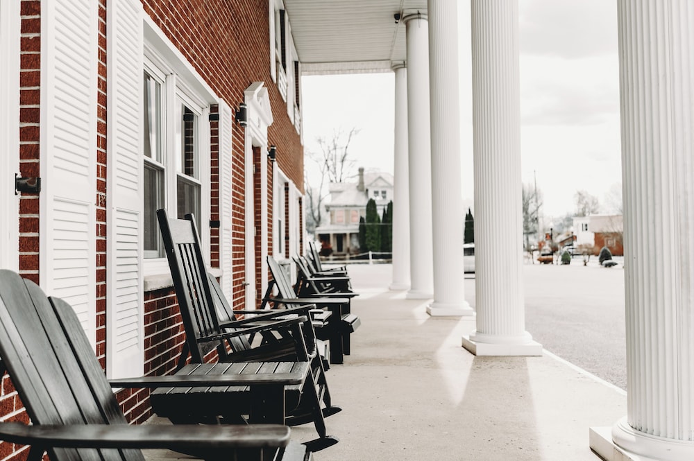 The Bicentennial Inn 4/60
