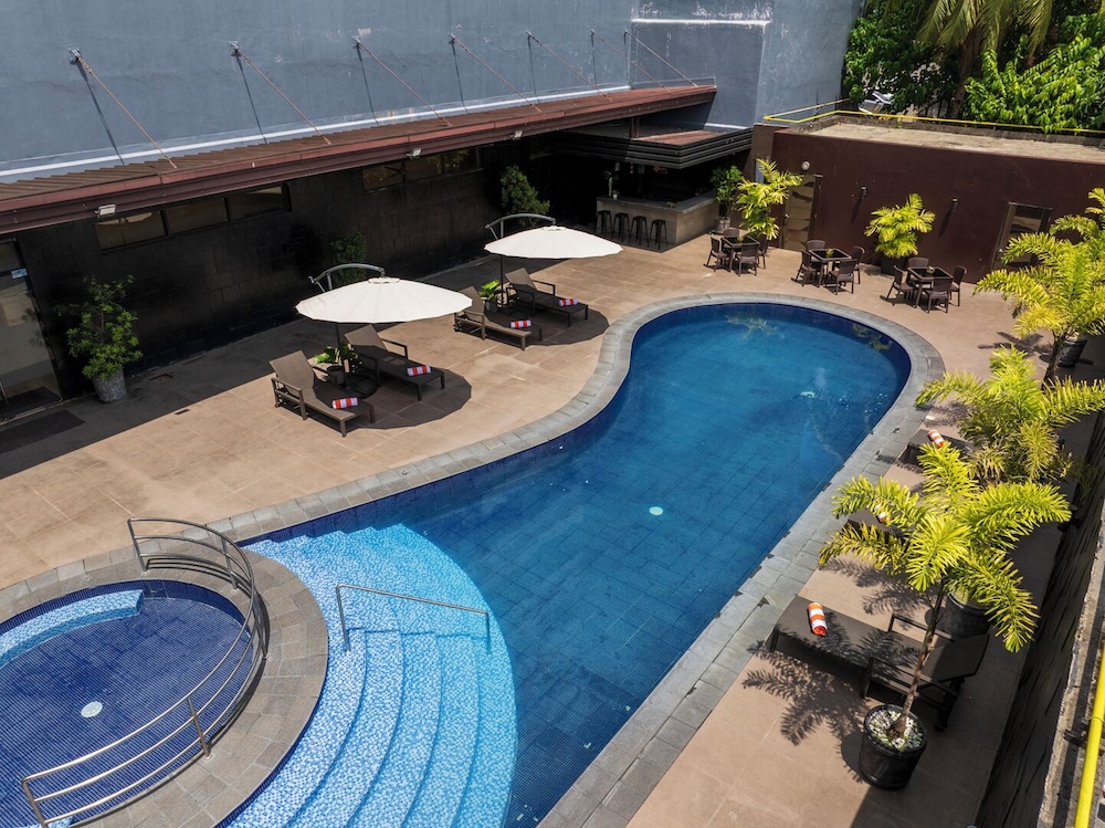 Summit Hotel Tacloban 59/63