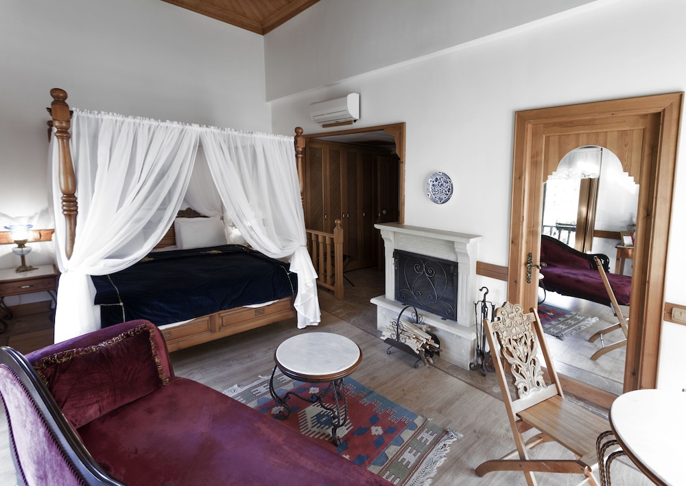 KERME OTTOMAN PALACE 28/68