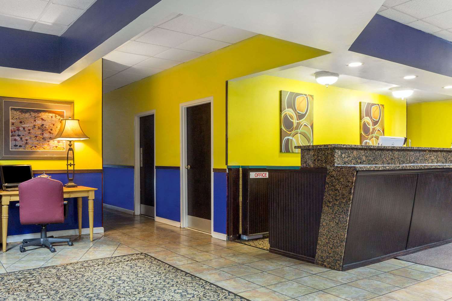 Days Inn By Wyndham Washington 4/17