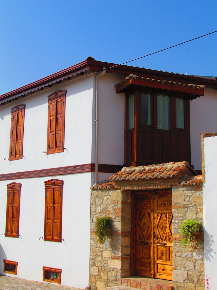 Amazon Petite Palace 2/50