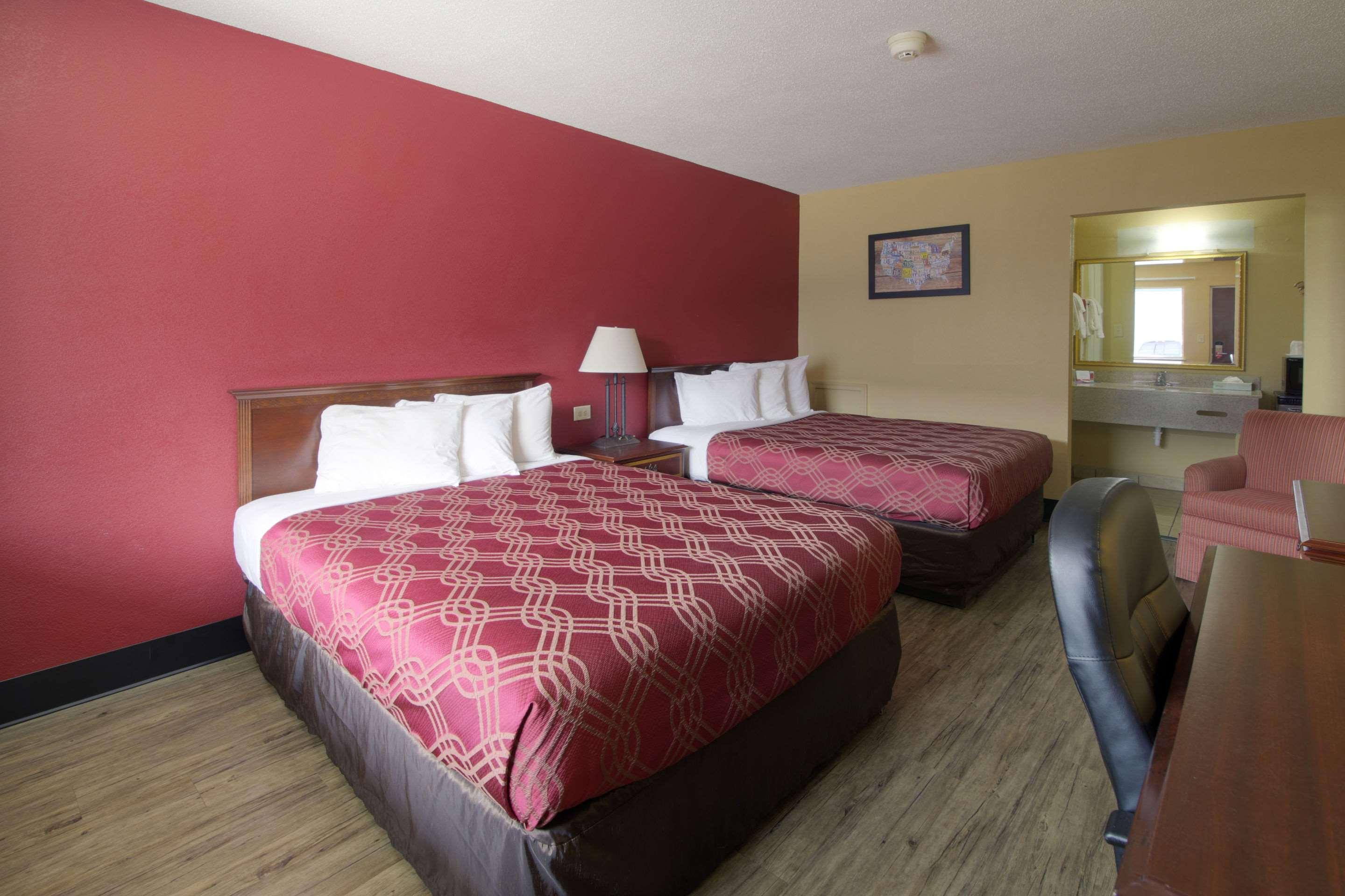 ROOM, 2 DOUBLE BEDS