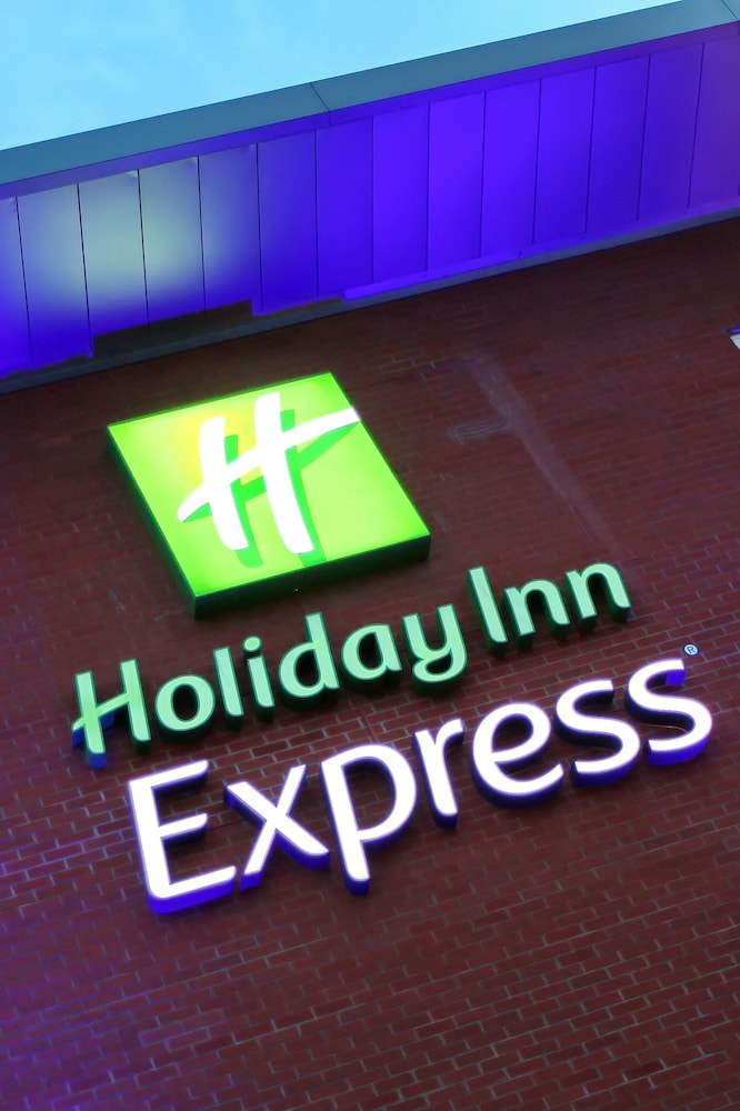 Holiday Inn Express Birmingham Redditch 3/50