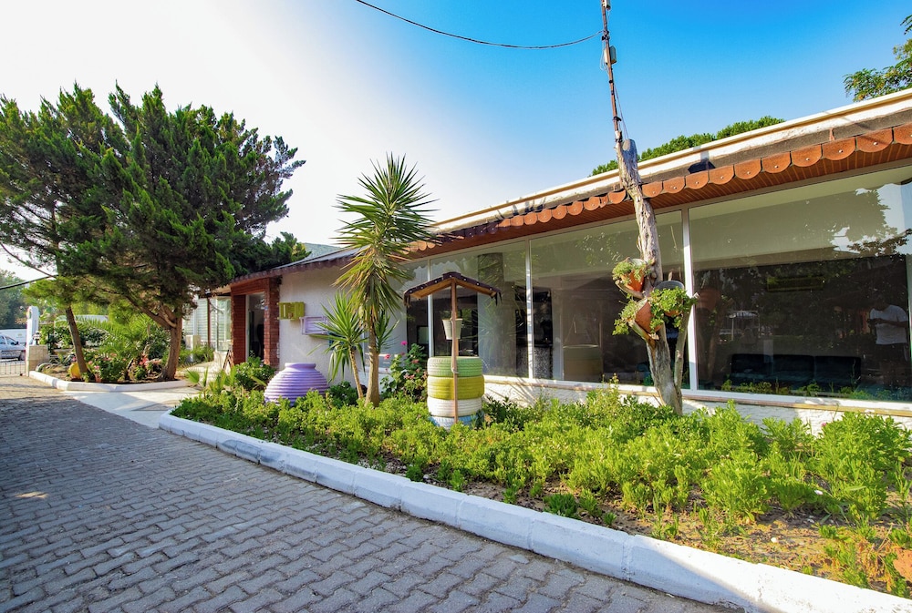 Pigale Beach Resort 64/66