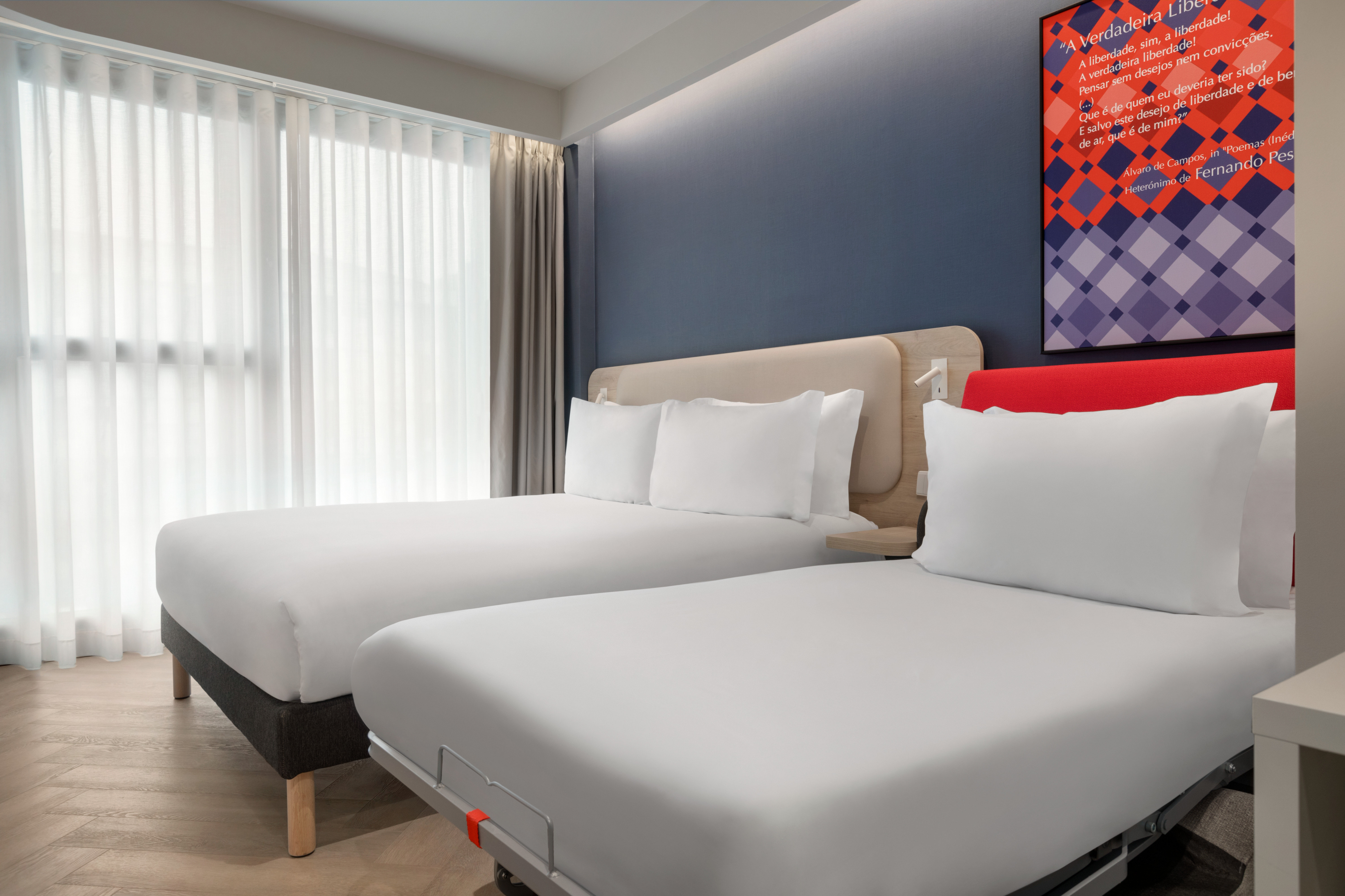 Standard, Queen Bed, Sofa