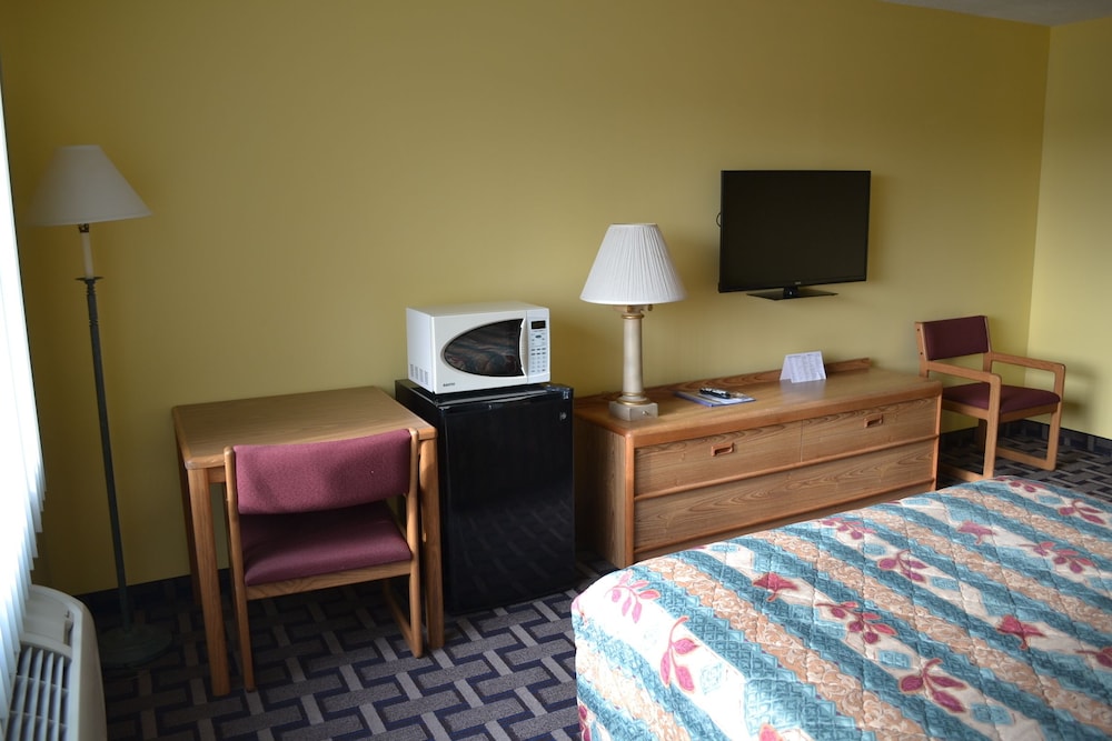 Sky Lodge Inn Suites 11/34