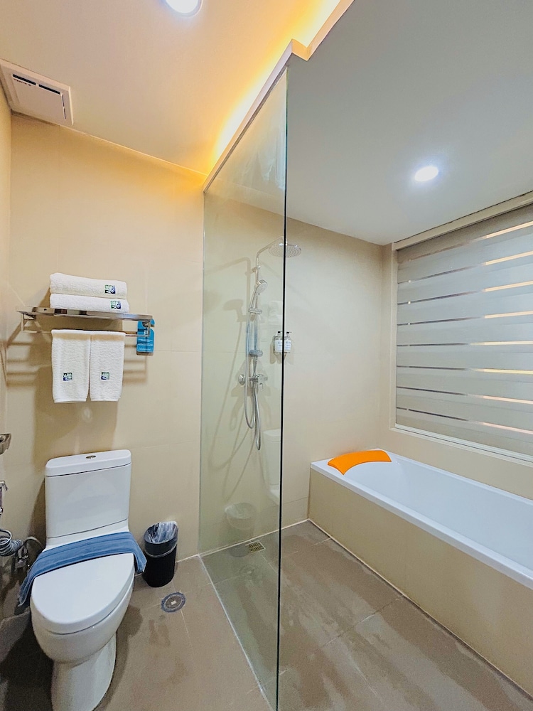 Solina Beach & Nature Resort 50/50