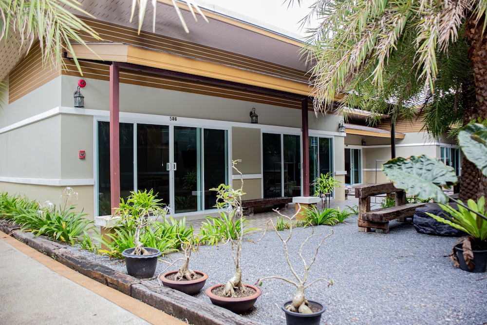 Saline Hot Spring Resort in KHLONG THOM