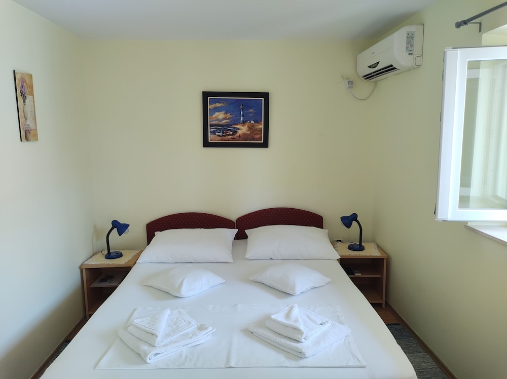 Anna Guesthouse 8/50