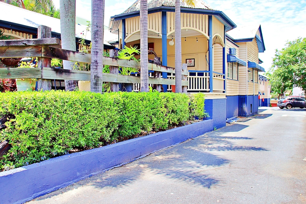 BRISBANE MANOR HOTEL 4/60