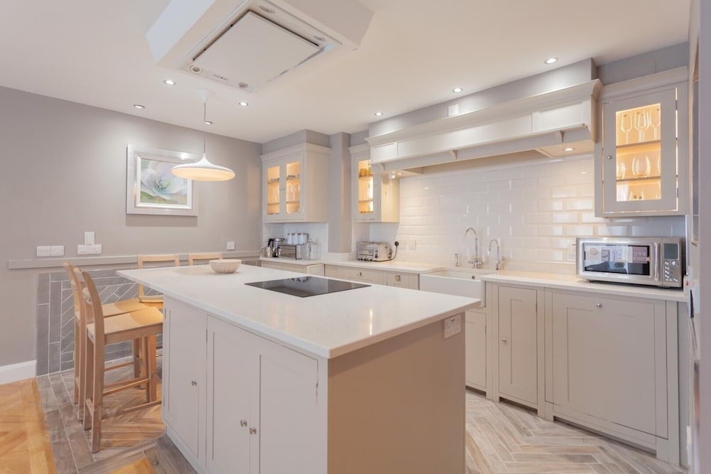Alfred St Apartment 5/50