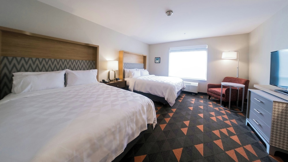 Holiday Inn And Suites Philadelphia W Drexel Hill 13/50