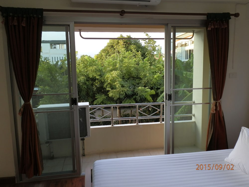 Sandy Serviced Apartment 32/62
