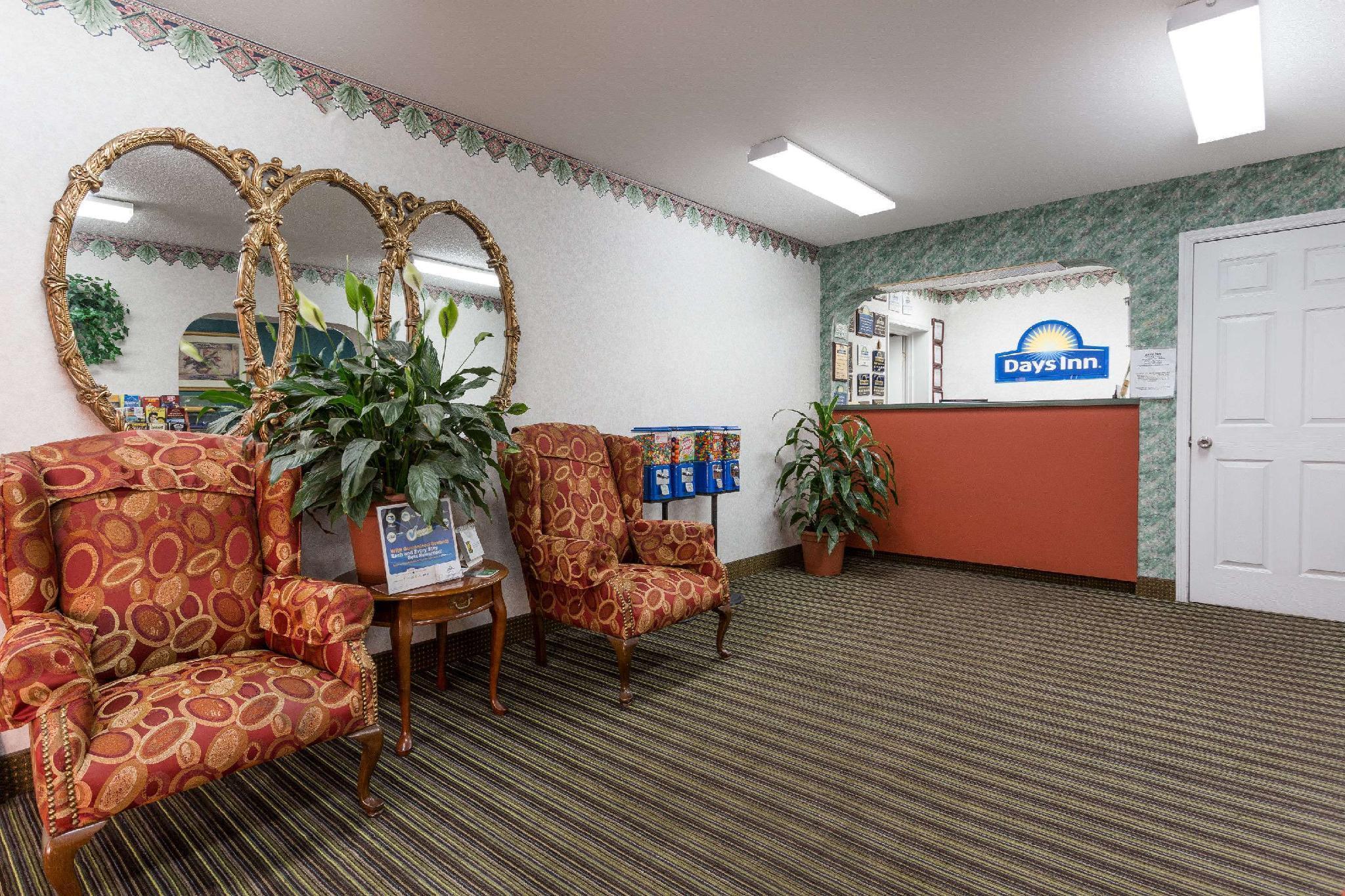 Days Inn by Wyndham Dickson 15/18