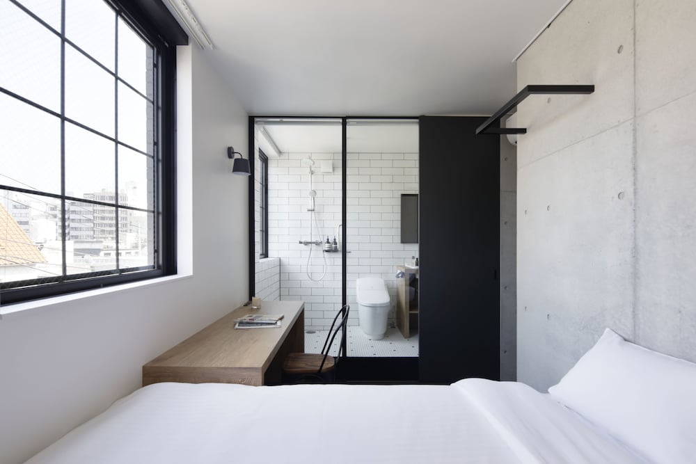 HOTEL CEN 13/44