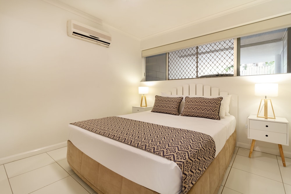 Apartments At the White House Port Douglas 19/65